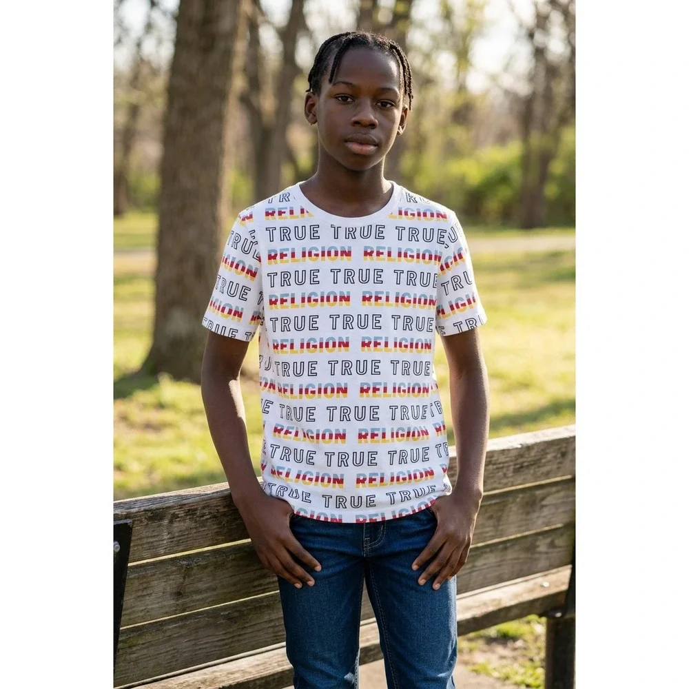 #020 True Religion Boys White All Over Logo Print T-Shirt Size M 1012 Colorful T